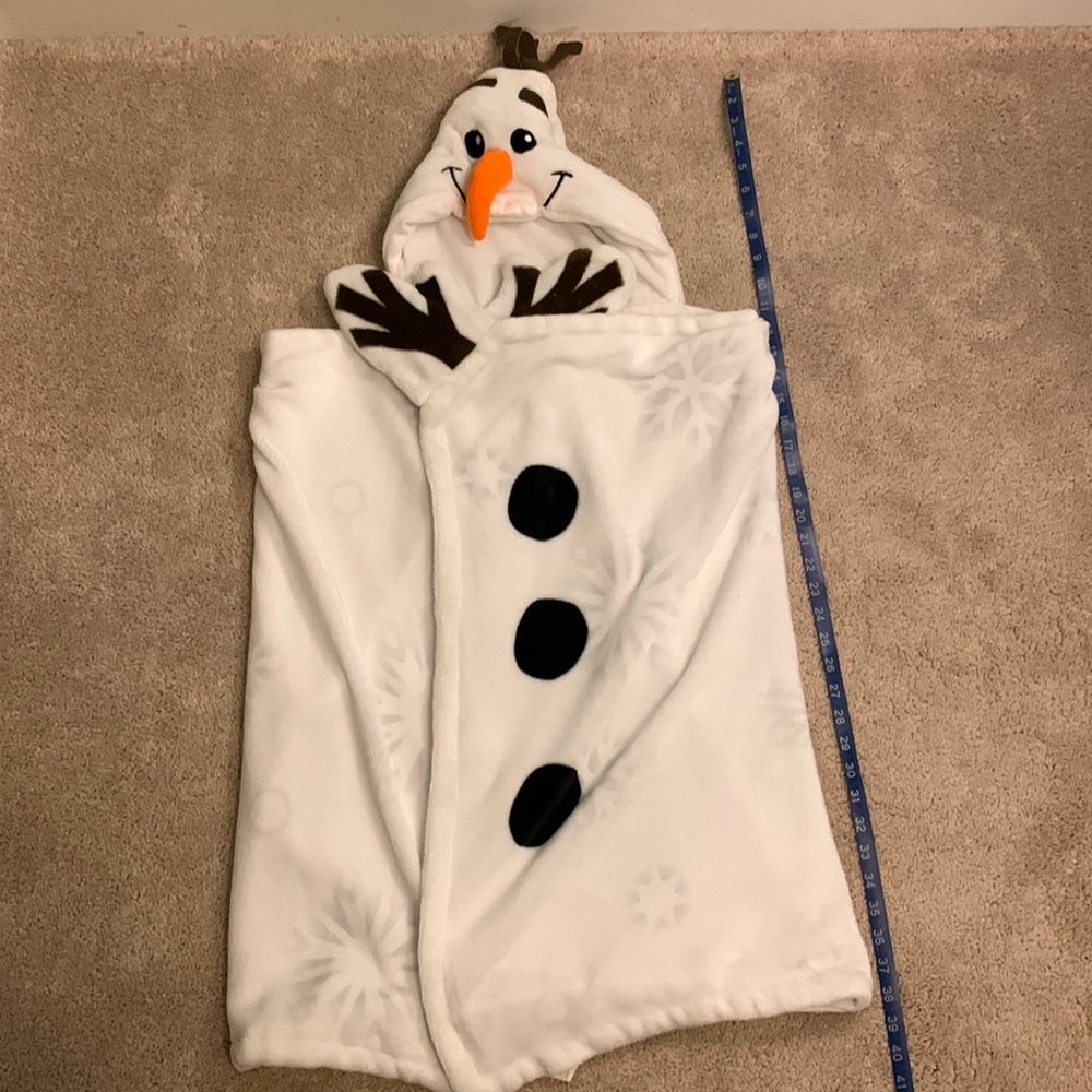Disney Frozen Olaf hoodie blanket with mittens